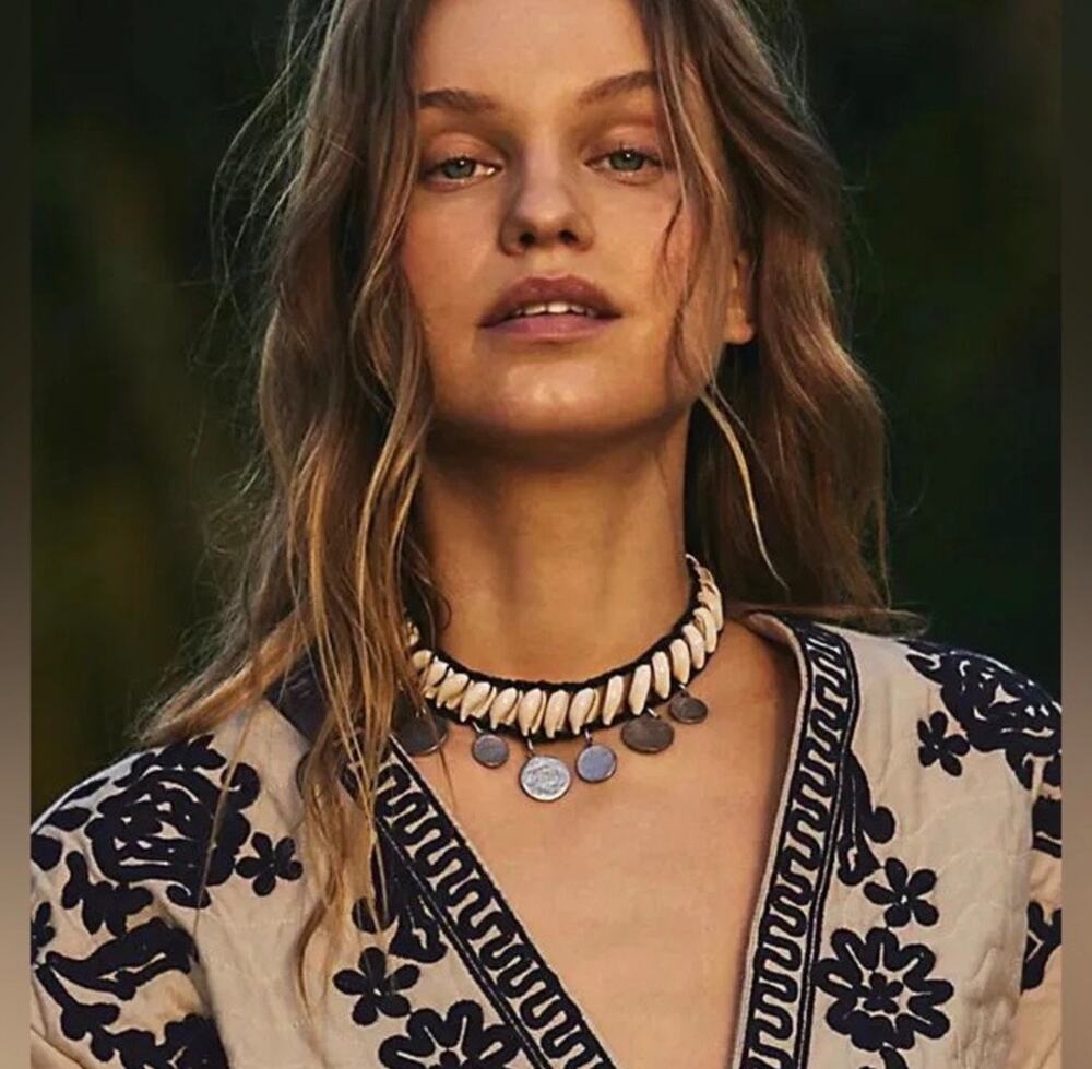 Free People Kalua Shell Necklace NWT Hammer Silver Medallion Boho Resort Travel